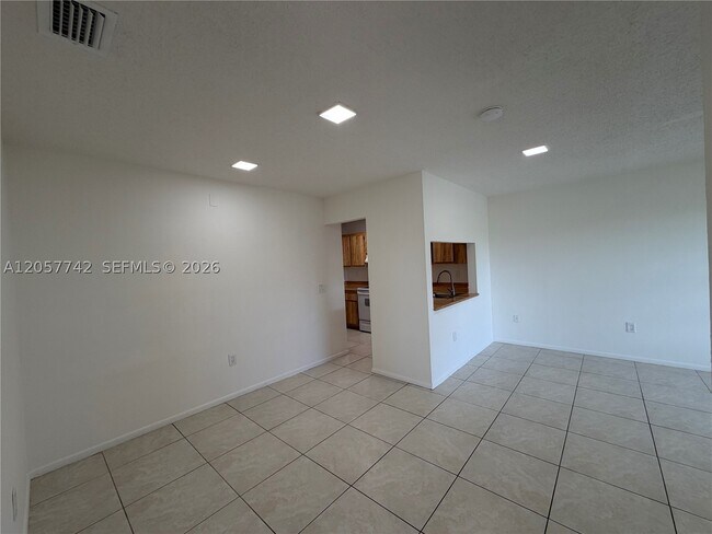Foto del edificio - 411 NW 100th Pl