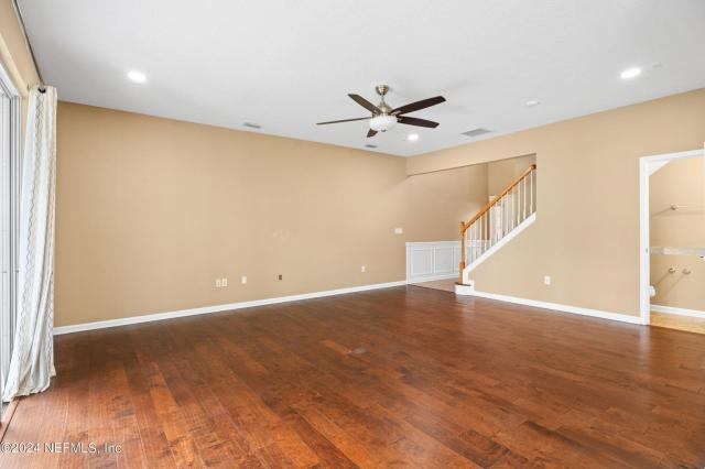 Foto del edificio - 3 bedroom in Jacksonville FL 32216