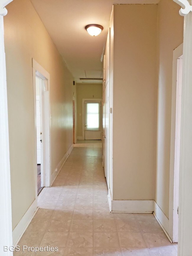 Building Photo - 4 br, 2 bath House - 528 Cherry St