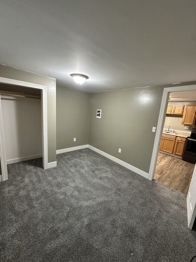 Building Photo - 620 S Gharkey St
