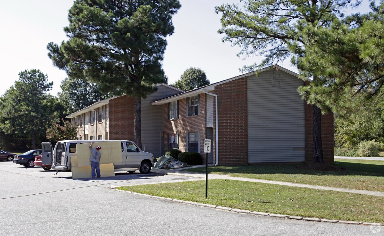 Clinton Manor Apartments in Clinton, SC
