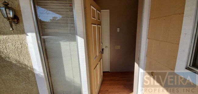 Foto del edificio - 2 Bedroom Condo available