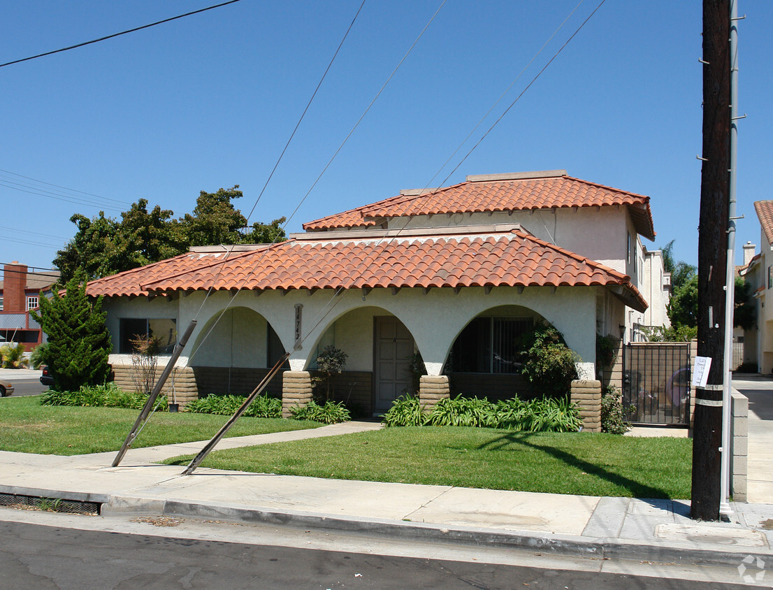 Building Photo - 16742 Hoskins St