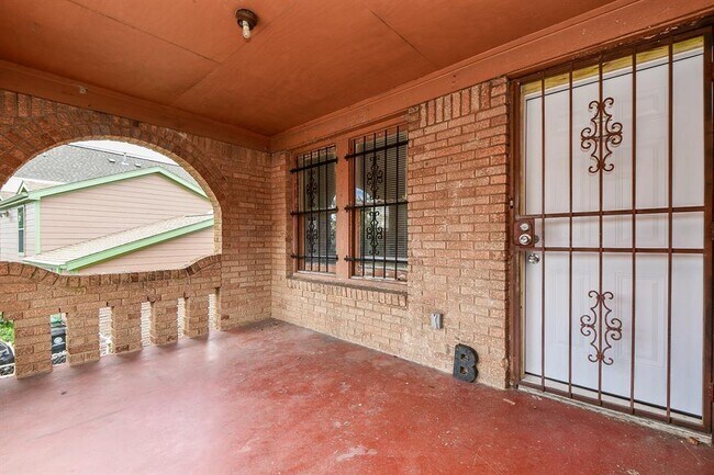 Foto del edificio - 5049 Jefferson St
