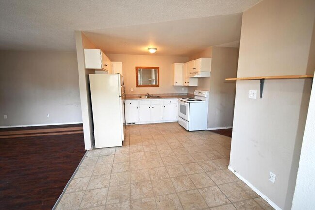 Photo du bâtiment - 3 bedroom in Prince George BC V2L 2H2