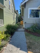 Building Photo - 1436 SE Bybee Blvd