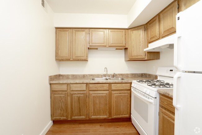 Building Photo - 1109 W Wilson St