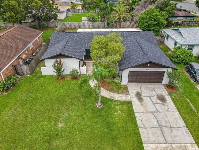 Foto del edificio - 8676 Hillside Dr