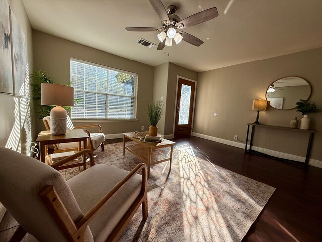Building Photo - Stunning 2-story, 4-bedroom, 2.5-bathroom ...