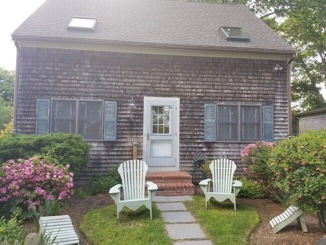 Cozy single family; Unit 4 - 26 Shore St