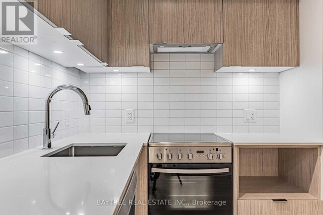 Building Photo - 395 Bloor St E