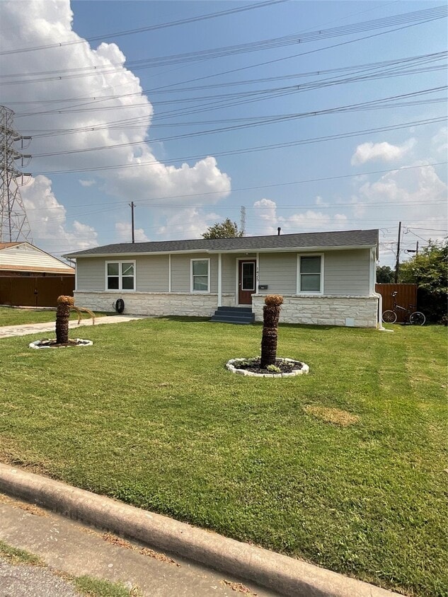 Primary Photo - 1425 Crown St