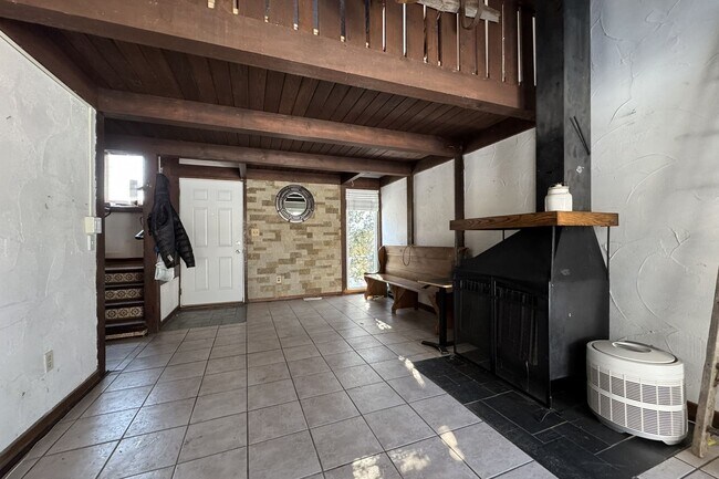 Foto del edificio - Central Ames Home Available Now