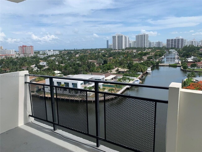 Foto del edificio - 401 Golden Isles Dr