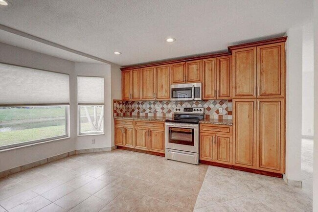 Foto del edificio - 10758 Lake Jasmine Dr