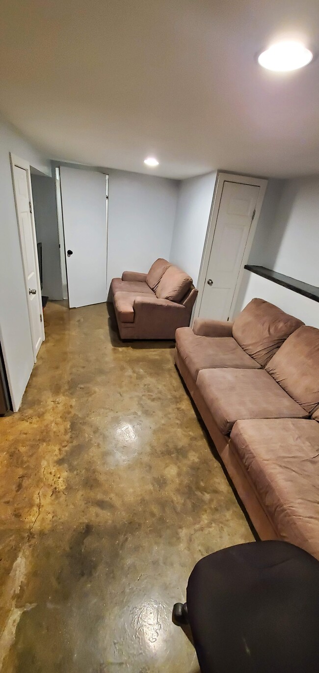 Foto del edificio - 2212 Strang Ave