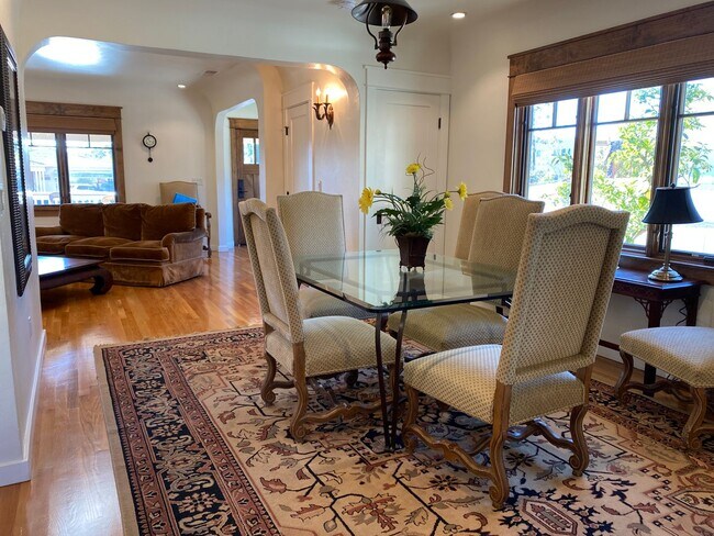 Foto del edificio - FULLY FURNISHED Point Loma Home! AC! All U...