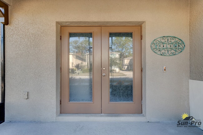 Building Photo - 1660 Pham Dr