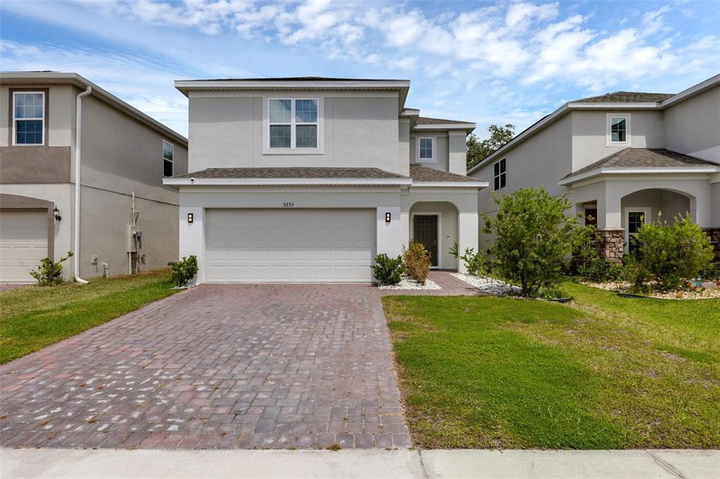 Foto principal - 5253 Royal Point Ave