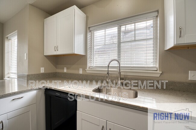 Foto del edificio - 2318 S Shoshone St