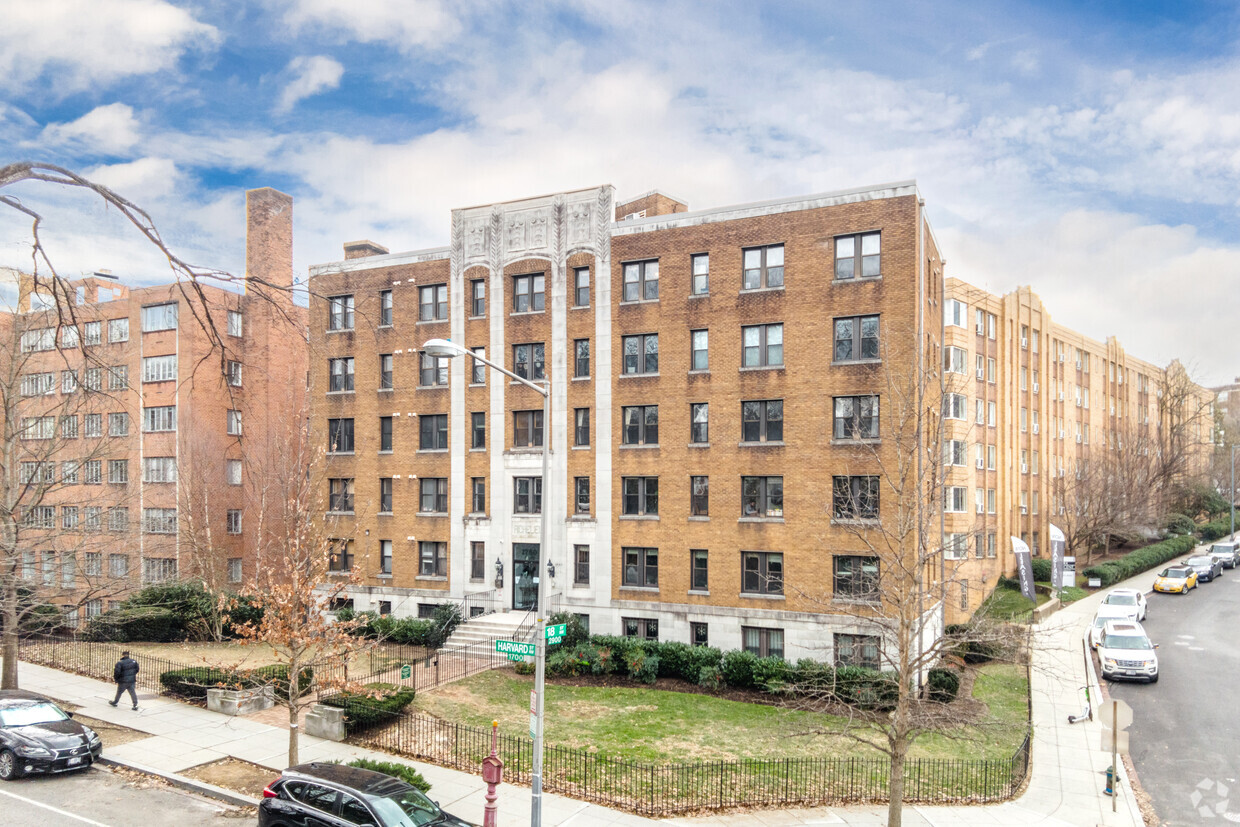 Primary Photo - Richelieu Condominium