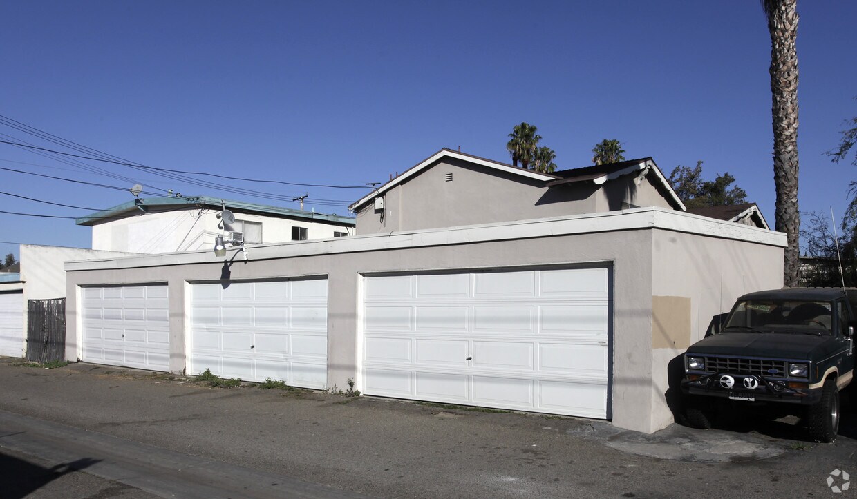 Building Photo - Porter Avenue Apartments