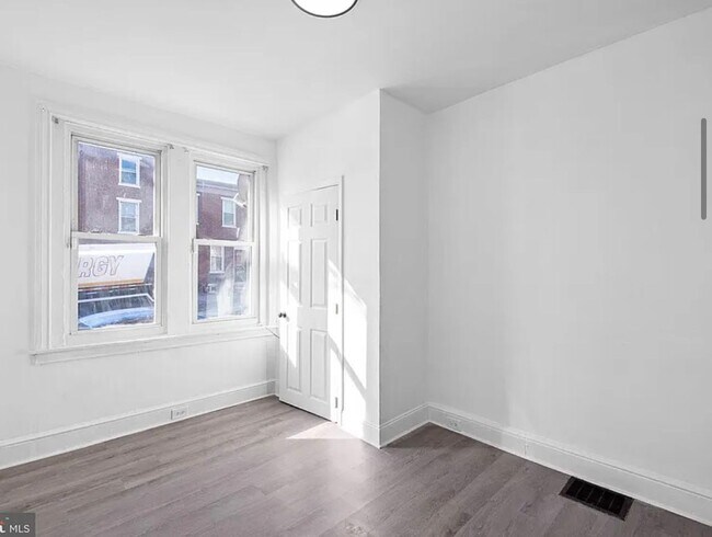 Foto del edificio - 1301 Lancaster Ave