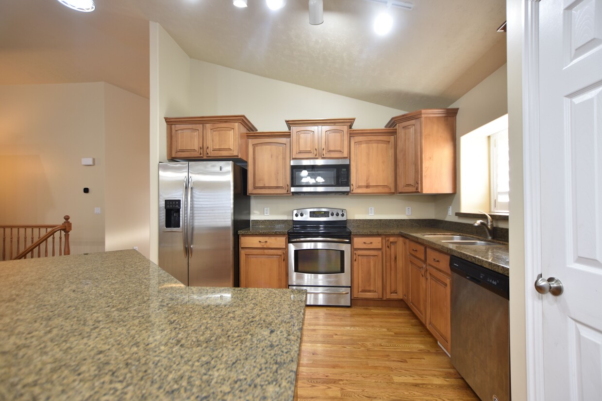 Primary Photo - 5729 W Swift Creek Rd