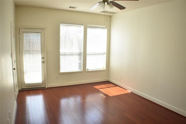 Foto del edificio - 3123 Dallas St