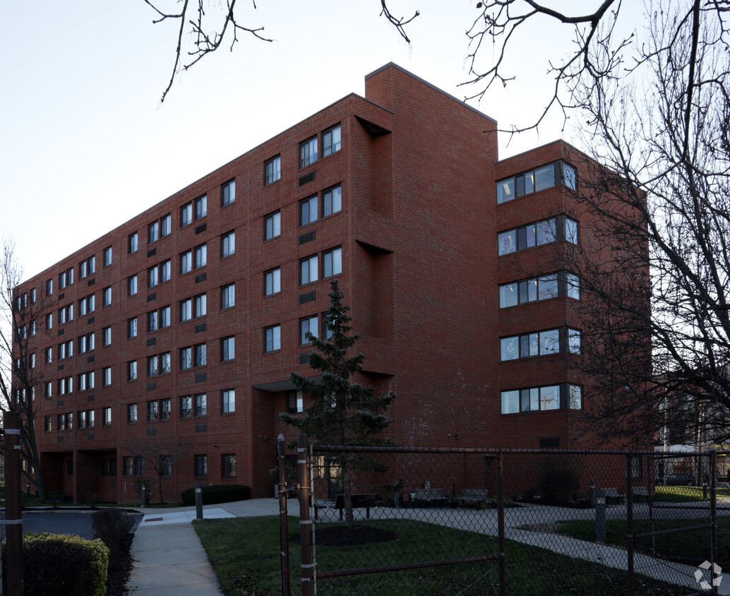 Foto del edificio - William B. Moore Manor Apartments