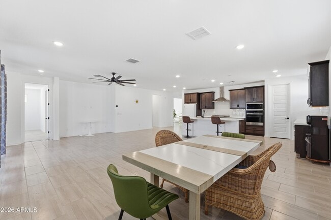 Foto del edificio - 4650 Gilbert Ln