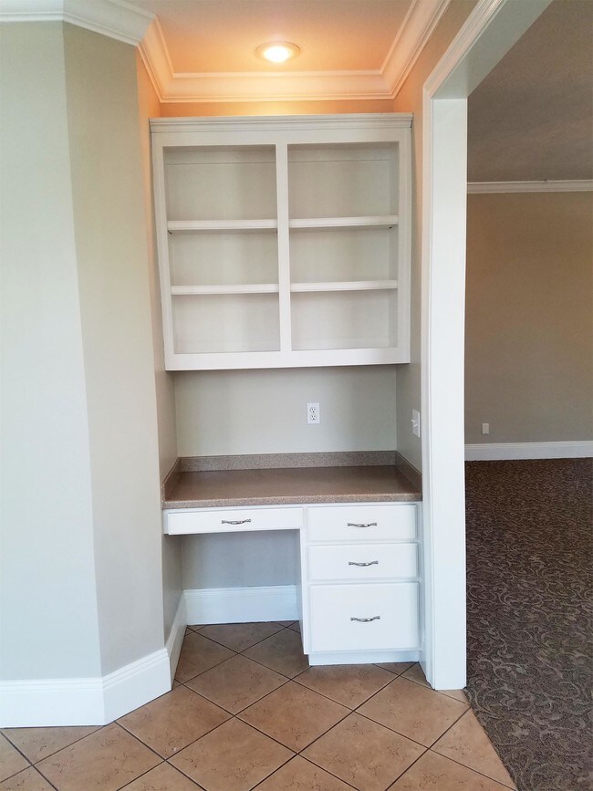 Building Photo - 2514 Pelican Bay Dr