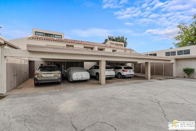 Building Photo - 35072 Mission Hills Dr