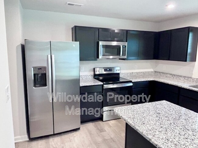 Building Photo - 11 Hunting Wood Dr