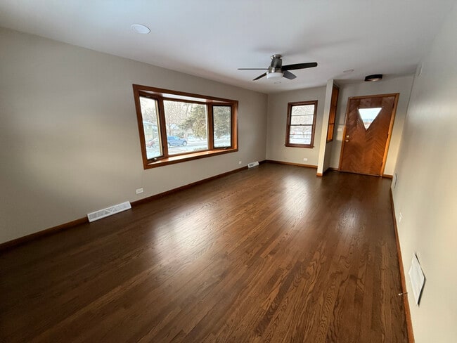 Foto del edificio - 5825 Webster St