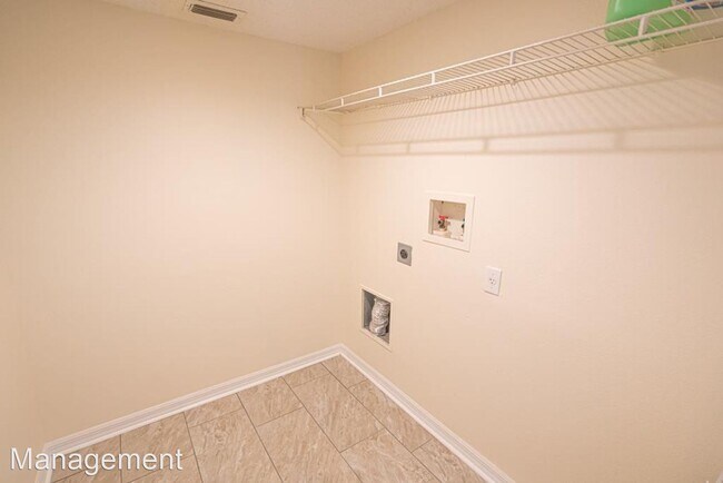 Foto del edificio - 4 br, 3 bath House - 26 Coventry Court