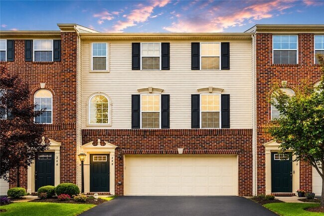 Foto del edificio - 248 Broadstone Dr