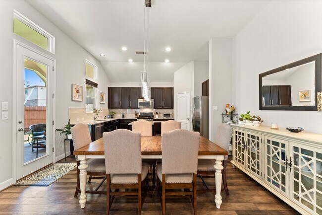 Building Photo - 1918 Elkington Cir