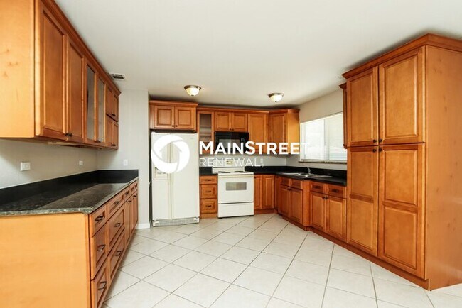 Foto del edificio - 3 Bedroom Pet-Friendly Home in Vero Beach, FL with Main Street Renewal