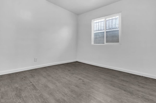 Foto del edificio - 447 E 101st St