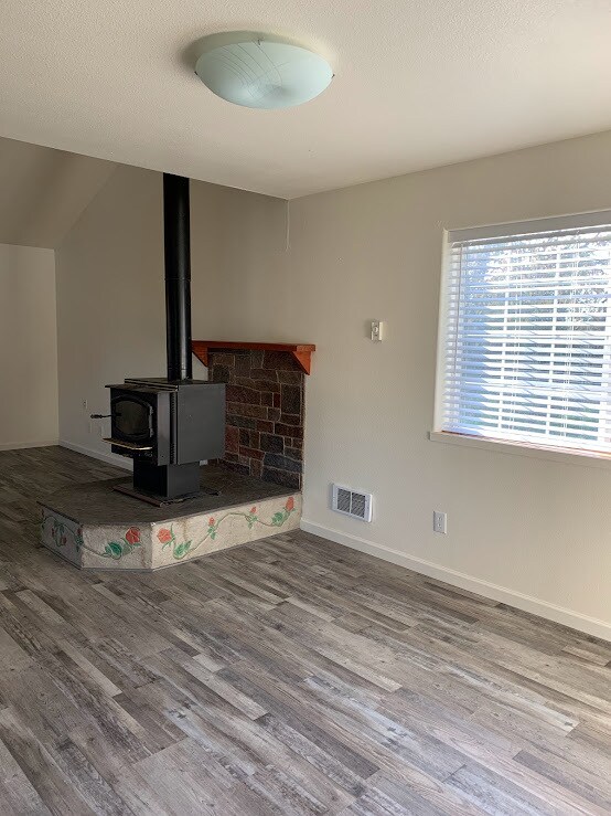 901 Mount Olympus Ave SE Unit A, Ocean Shores, WA 98569 Apartments in