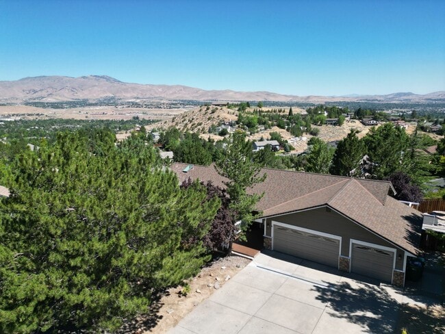 Foto del edificio - Spacious 5 Bedroom Home With Valley Views In SW Reno!