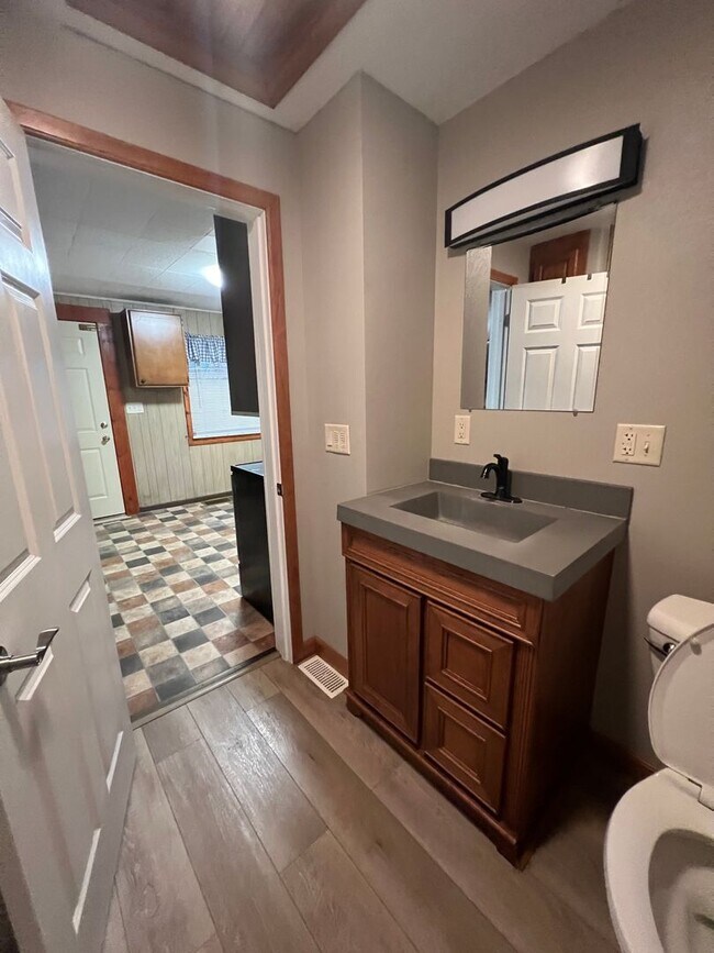 Foto del edificio - Four Bedroom Home in La Crosse