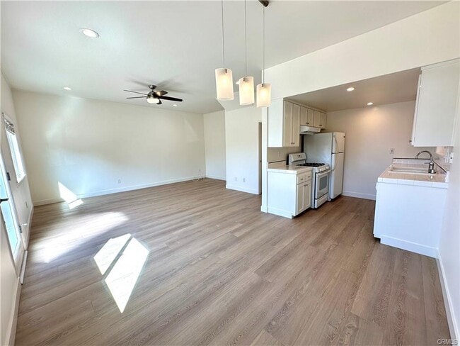 Building Photo - 455 29th St