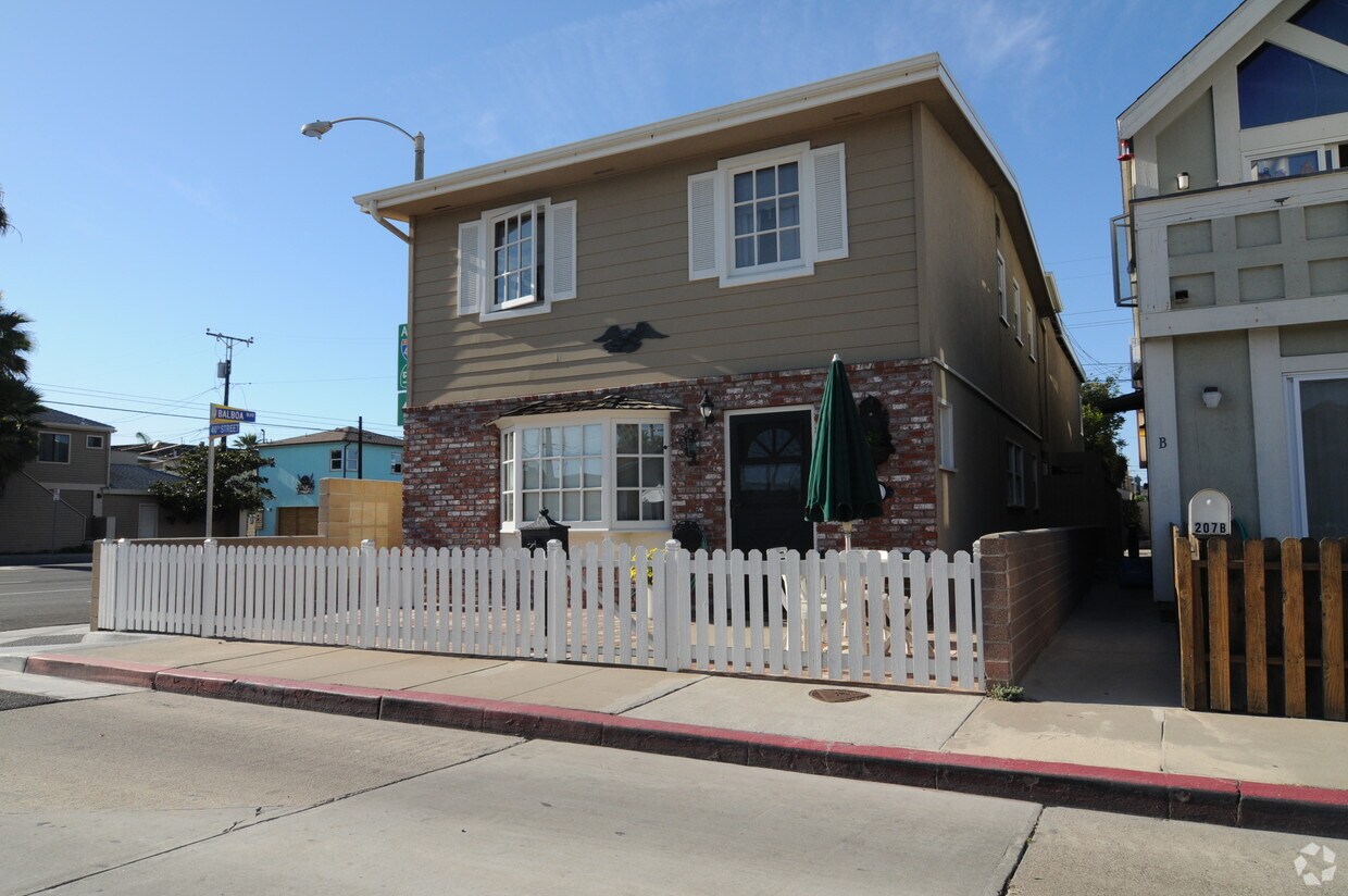 205 40th St, Newport Beach, CA 92663 Apartments in Newport Beach, CA