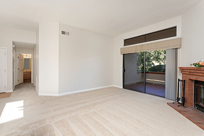 Foto del edificio - Beautiful 2 bed 2 bath in Carlsbad!
