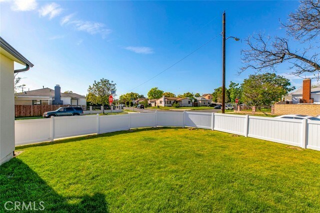 Foto del edificio - 12340 Lull St