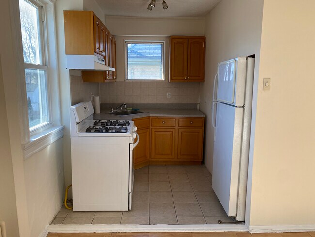 Kitchen - 407 78th St