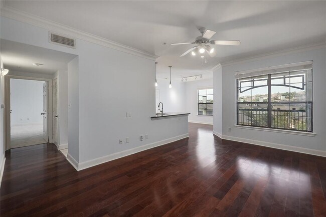 Building Photo - 7701 Rialto Blvd