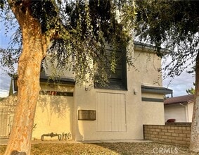 Building Photo - 422 N 3rd St